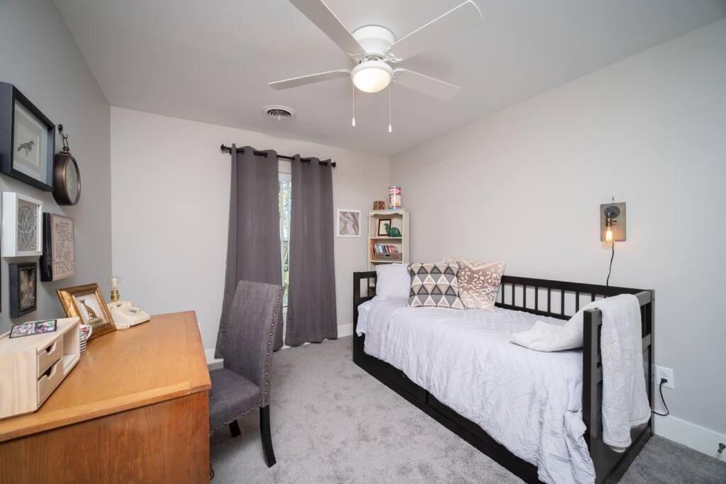New Beautiful 3 Bedroom Condo In Bettendorf Exteriér fotografie