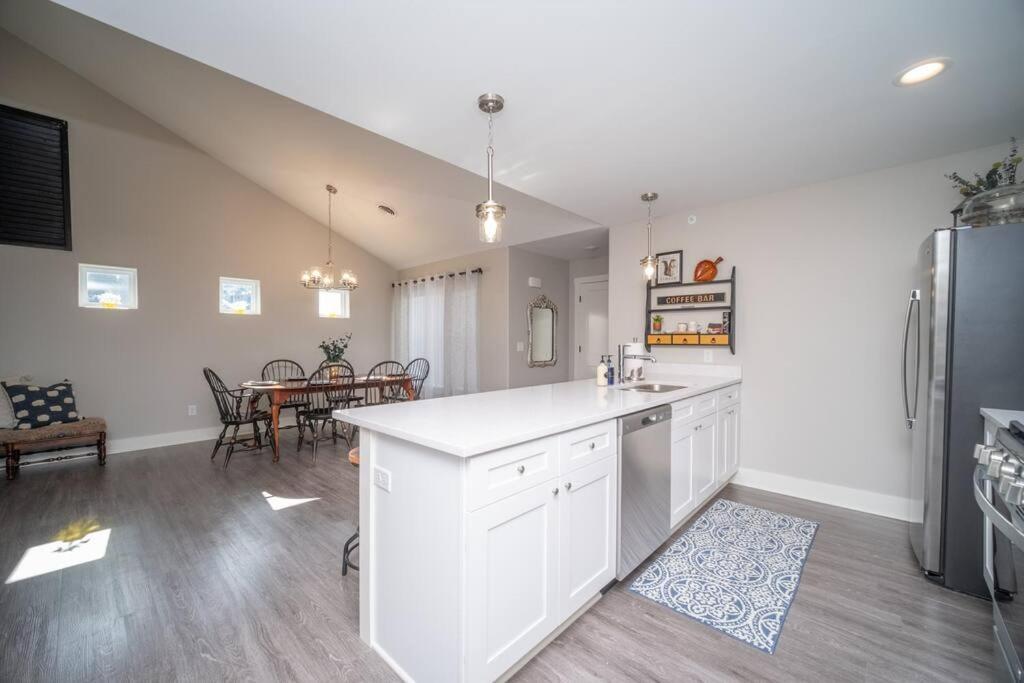 New Beautiful 3 Bedroom Condo In Bettendorf Exteriér fotografie