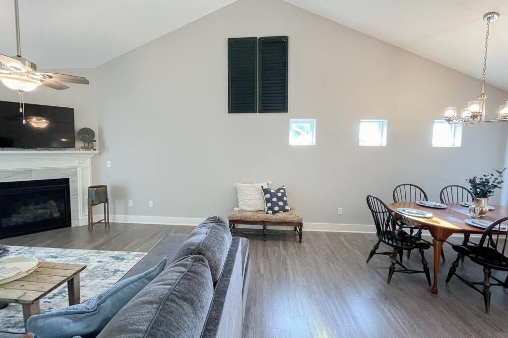 New Beautiful 3 Bedroom Condo In Bettendorf Exteriér fotografie